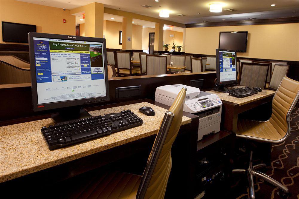 Holiday Inn Express Jacksonville Beach By Ihg Konforlar fotoğraf