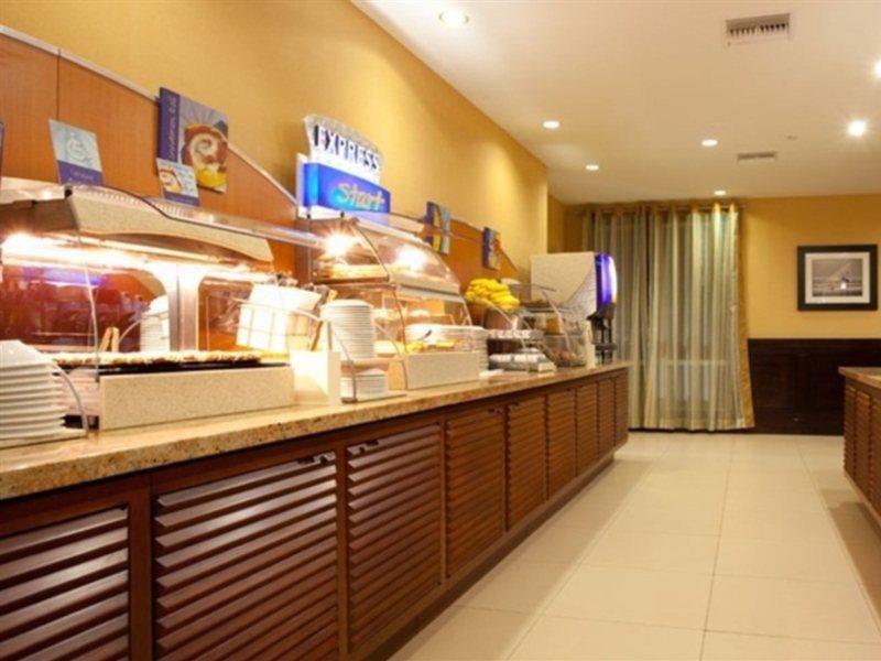 Holiday Inn Express Jacksonville Beach By Ihg Dış mekan fotoğraf